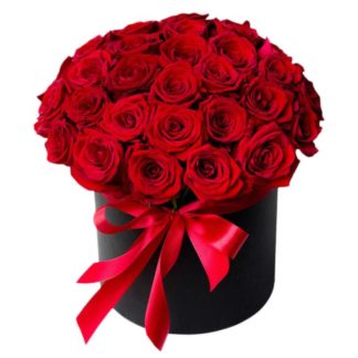 25 red roses in a hatbox | Flower Delivery Engels